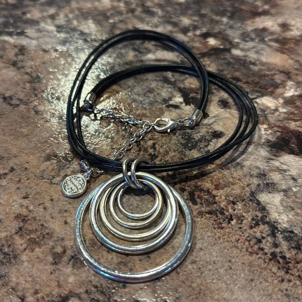 Elegant necklace